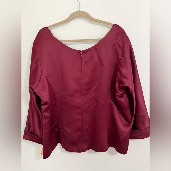 VIE BY VICTORIA ROYAL Women’s VINTAGE Cuffed Sleeve V Neck Burgundy Top 18 - Picture 5 of 16